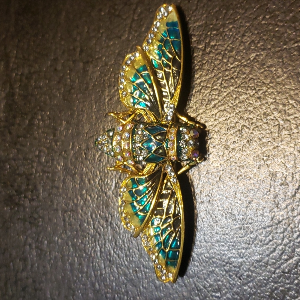 Fashion Cicada Brooch